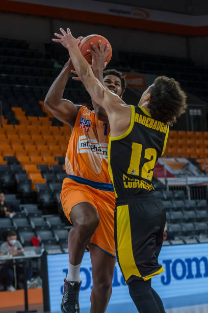 续受到挑战 续受到挑战